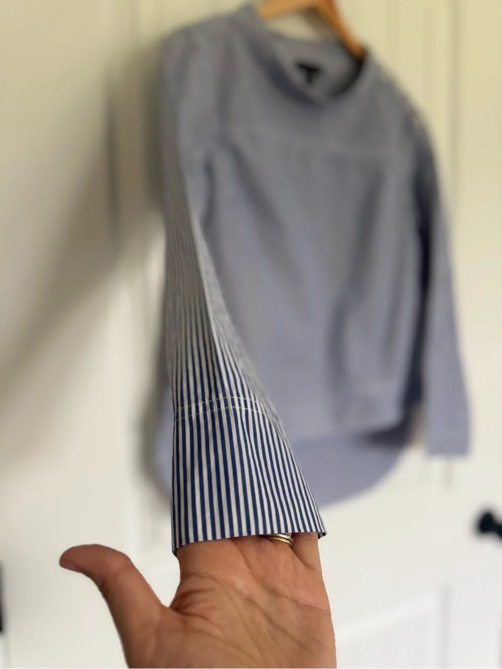 J. Crew Funnelneck Striped Shirt Blue White Button Shoulder Poplin G9944 Size 2